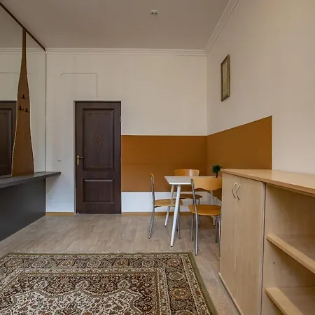 White House 3 * Truskavec