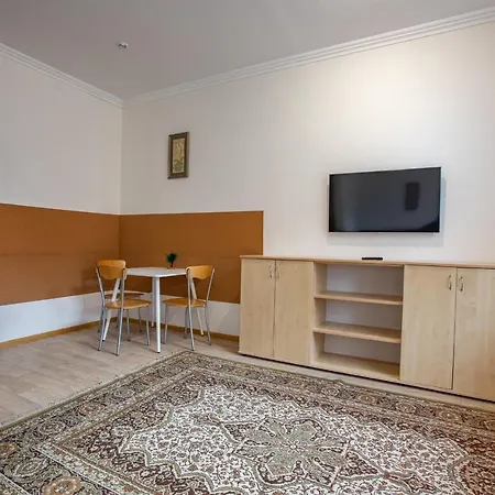 White House 3 * Truskavec